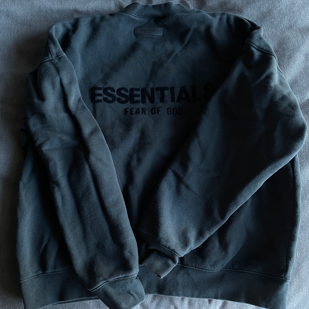 Essentials Crew Neck